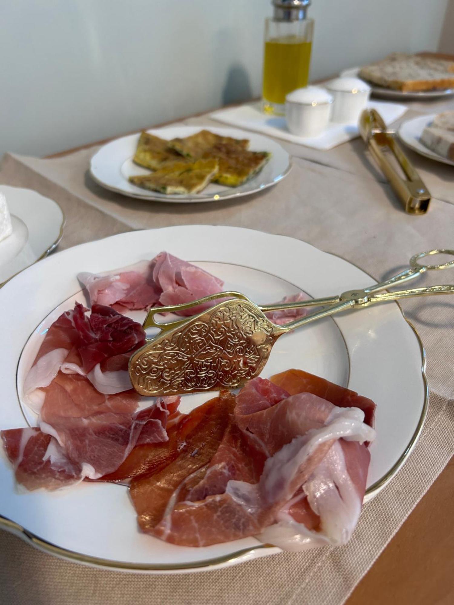Alma Bed & Breakfast Άλμπα Εξωτερικό φωτογραφία